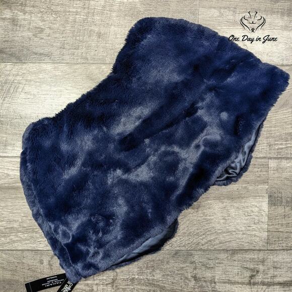 Tahari Faux Fur Cape Size M - Picture 5 of 5